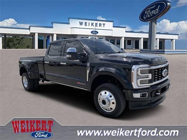 Ford F-450 Super Duty with VIN: 1FT8W4DM6RED45264
