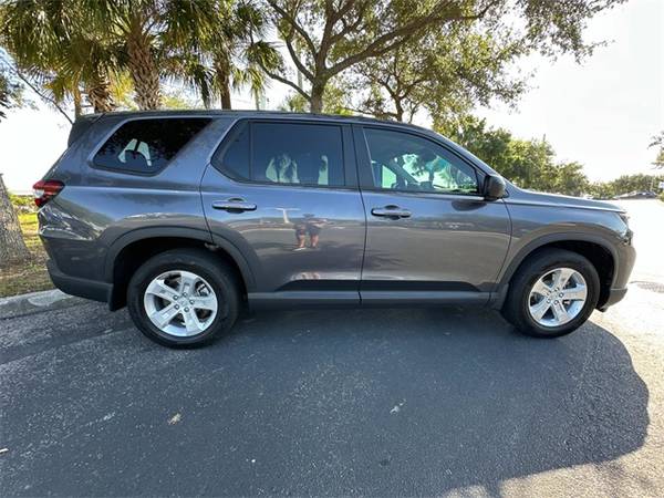 Honda Pilot with VIN: 5FNYG2H23PB007245