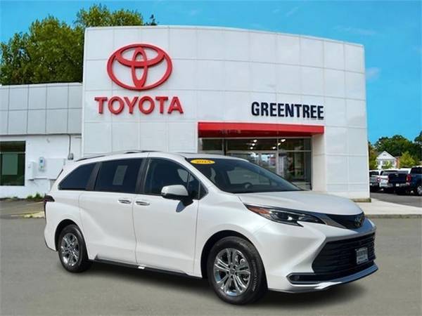 Toyota Sienna with VIN: 5TDESKFC0RS121439