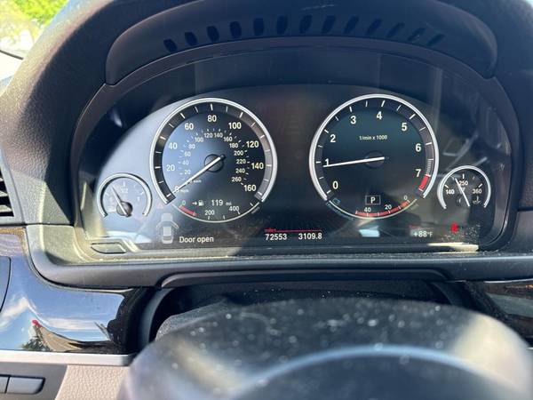 BMW 5 Series with VIN: WBA5A5C5XFD522091