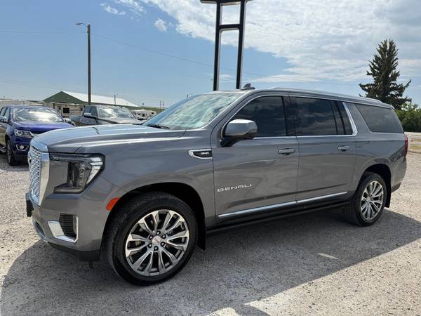 GMC Yukon XL with VIN: 1GKS2JKL3MR298890