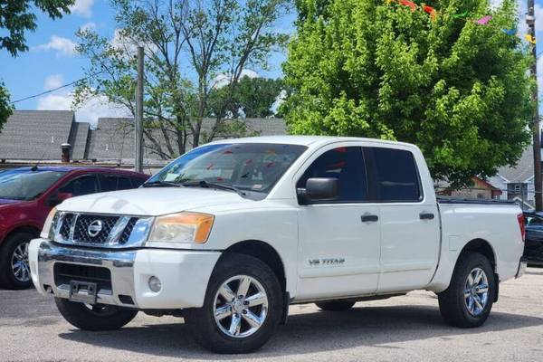 2011 Nissan Titan SV  Crew Cab