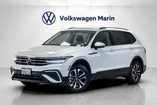 Volkswagen Tiguan with VIN: 3VVRB7AX3RM182262