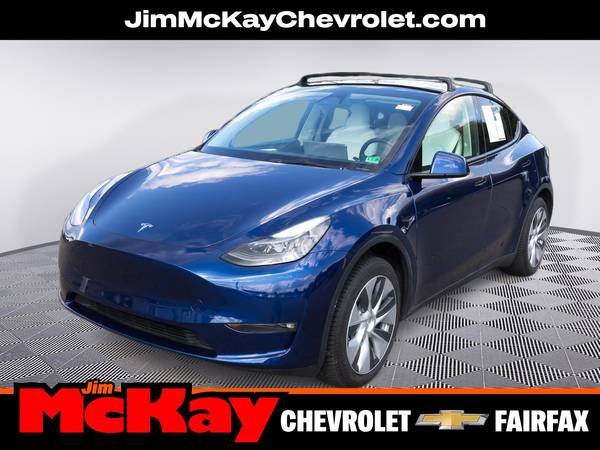 Tesla Model Y with VIN: 7SAYGDEE5PF832989