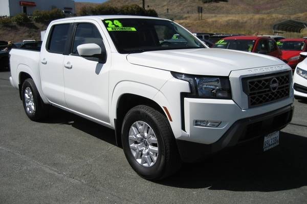 2024 Nissan Frontier SV  Crew Cab