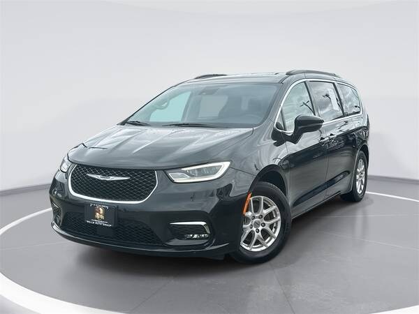 Chrysler Pacifica with VIN: 2C4RC1BG1NR158648