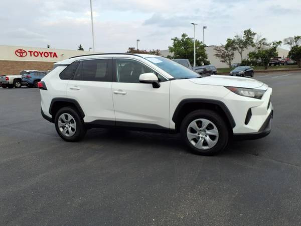 Toyota RAV4 with VIN: 2T3G1RFV5MW152991