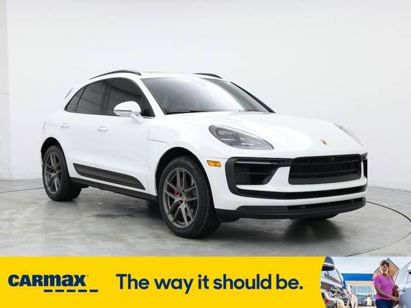 Porsche Macan with VIN: WP1AG2A51NLB20917