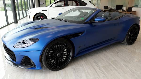 Aston Martin DBS with VIN: SCFRMHCV3NGT02772