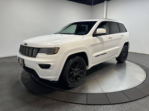 Jeep Grand Cherokee with VIN: 1C4RJFAG3MC769017