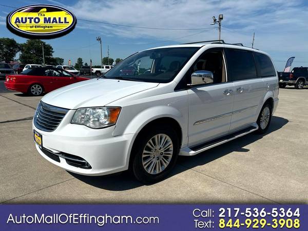 Chrysler Town and Country with VIN: 2C4RC1GG2FR554209