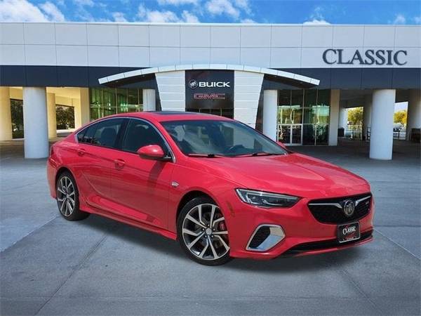 Buick Regal Sportback with VIN: W04GS6SS5J1123793