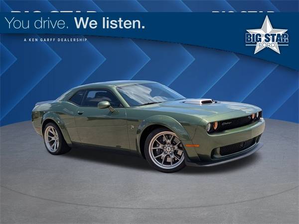 Dodge Challenger with VIN: 2C3CDZFJ3PH525909