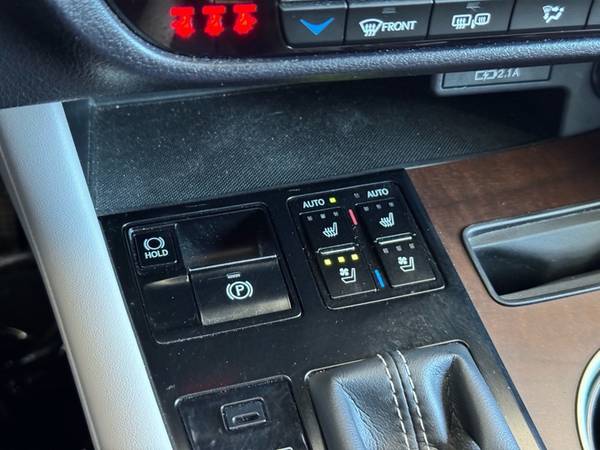 Lexus RX 350 with VIN: 2T2HZMDA2MC264184
