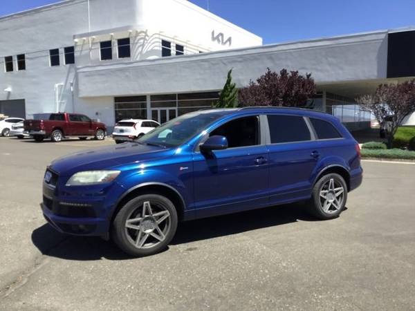 Audi Q7 with VIN: WA1DGAFE4FD024111