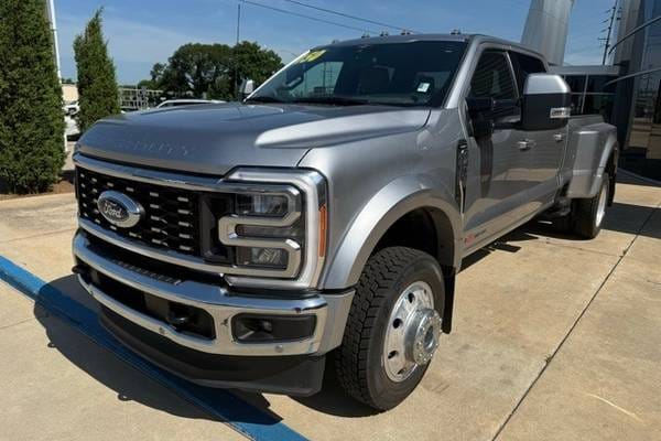 2023 Ford F-450 Super Duty Lariat Diesel Crew Cab
