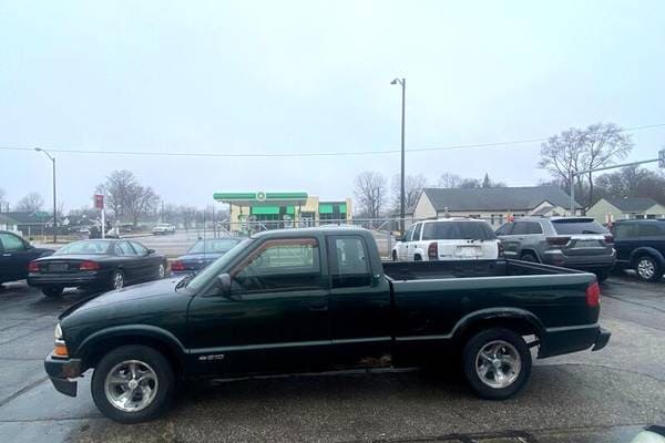 2003 Chevrolet S-10 LS  Extended Cab