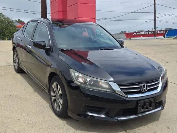 Honda Accord with VIN: 1HGCR2F30FA173392