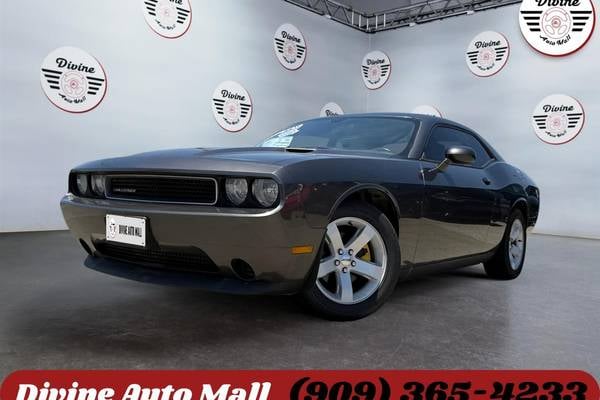 2014 Dodge Challenger SXT Coupe