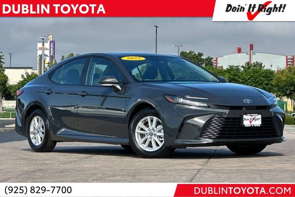 Toyota Camry with VIN: 4T1DAACK9SU582463