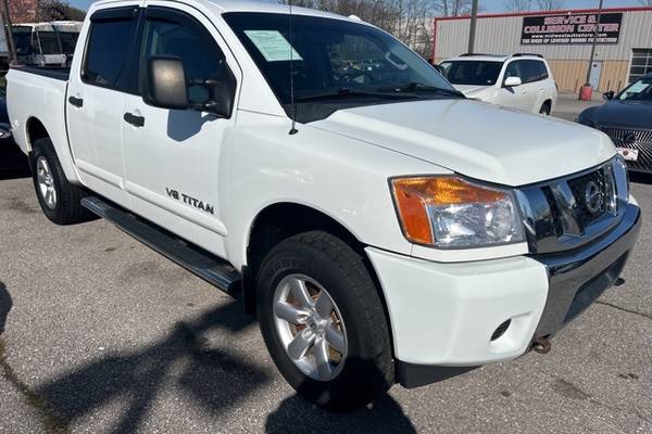 2015 Nissan Titan PRO-4X  Crew Cab