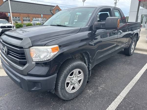 Toyota Tundra with VIN: 5TFUM5F14HX070722