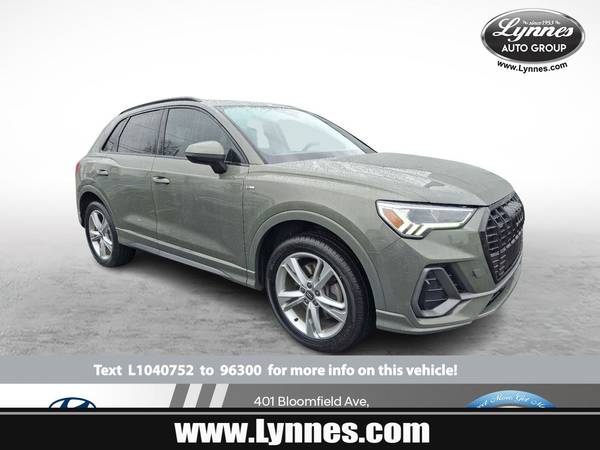 Audi Q3 with VIN: WA1EECF3XL1040752