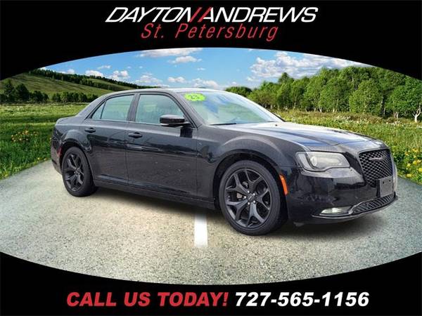 Chrysler 300 with VIN: 2C3CCABG1PH537636