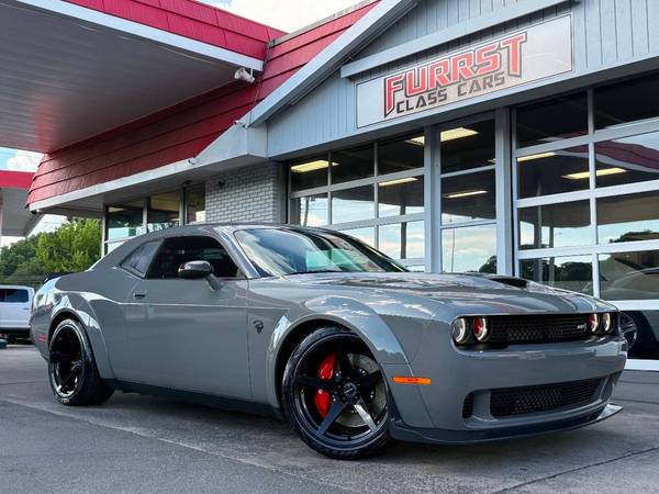 Dodge Challenger with VIN: 2C3CDZC99JH218519