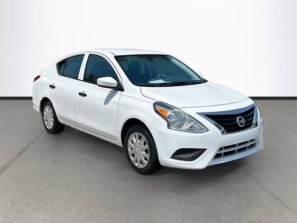 Nissan Versa with VIN: 3N1CN7AP5KL819372