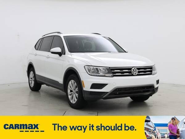Volkswagen Tiguan with VIN: 3VV1B7AX9LM037148