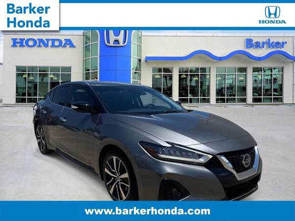 Nissan Maxima with VIN: 1N4AA6CV5MC510172