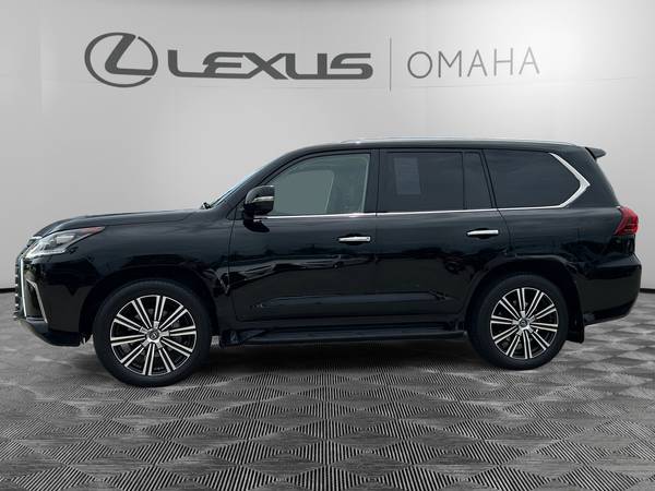 Lexus LX 570 with VIN: JTJHY7AX6K4297915