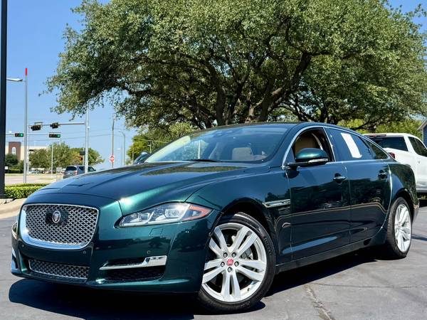 Jaguar XJ with VIN: SAJWA2G79K8W20843