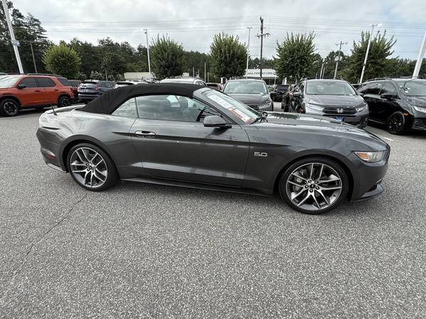 Ford Mustang with VIN: 1FATP8FF2G5228314