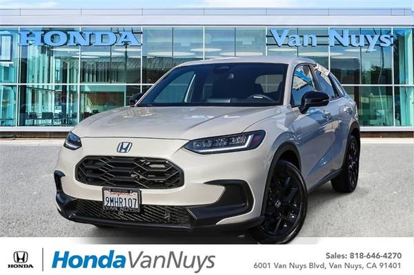 Honda HR-V with VIN: 3CZRZ2H59RM776401