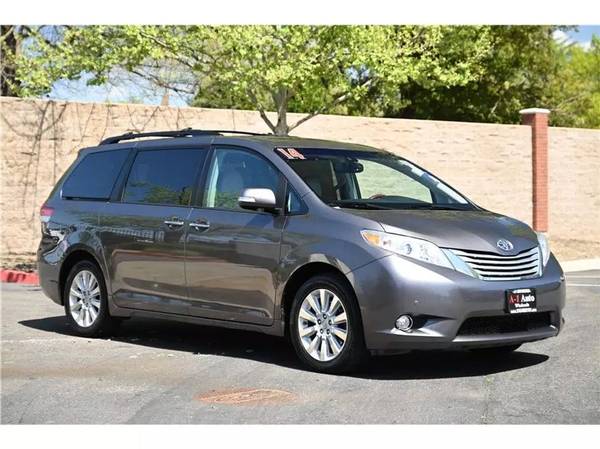 Toyota Sienna with VIN: 5TDDK3DC4ES077539