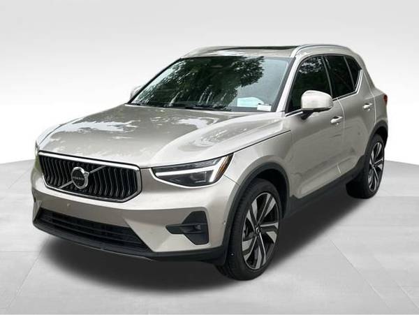 Volvo XC40 with VIN: YV4L12UE9R2209103