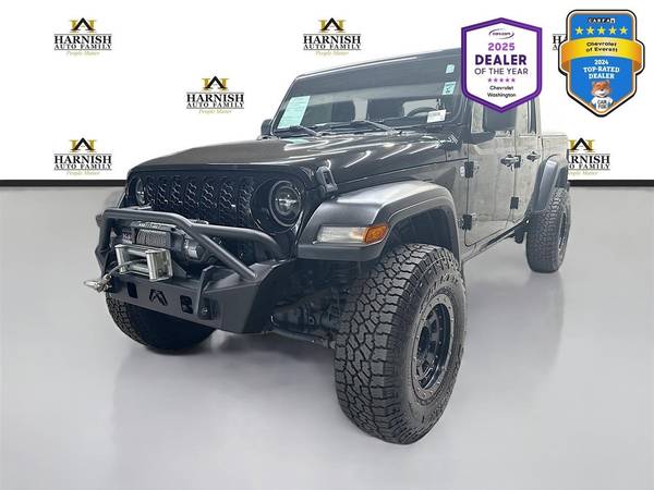 Jeep Gladiator with VIN: 1C6HJTAG0LL137415
