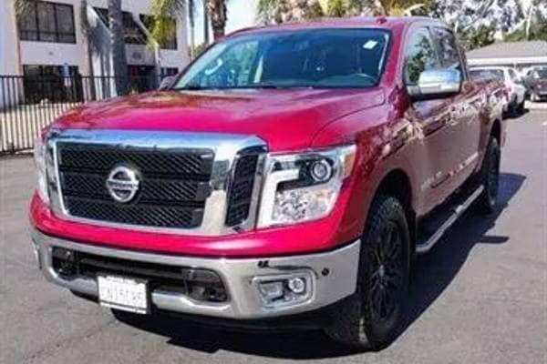 2018 Nissan Titan SL  Crew Cab