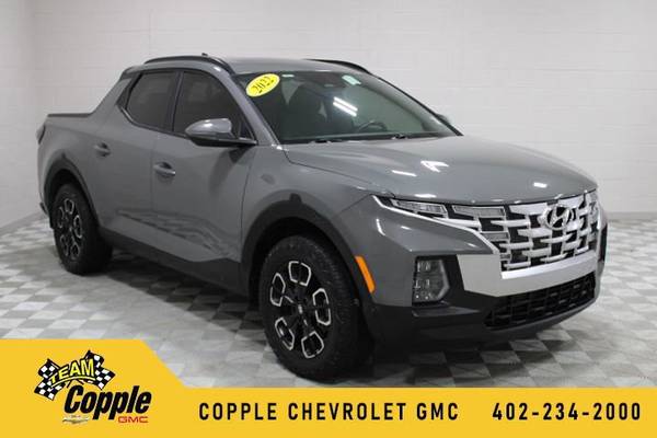 Hyundai Santa Cruz with VIN: 5NTJDDAF4NH035395