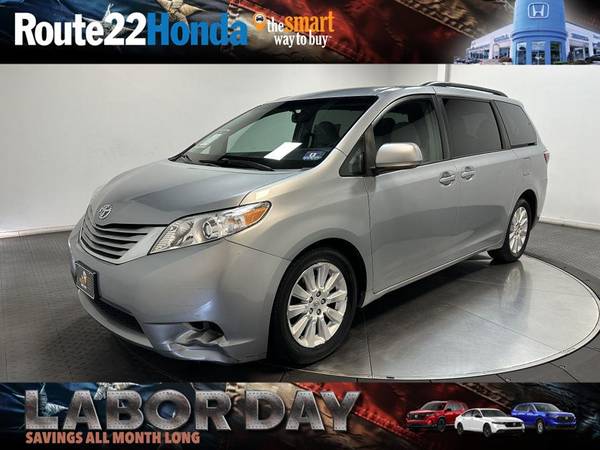 Toyota Sienna with VIN: 5TDJK3DC7FS113759