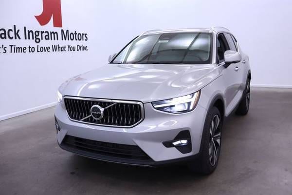 2024 Volvo XC40 B5 Plus Bright