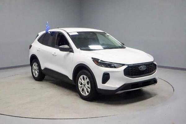 Ford Escape with VIN: 1FMCU9GN3RUA13463