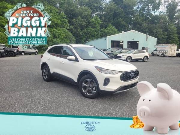 Ford Escape with VIN: 1FMCU9NA1SUA49397