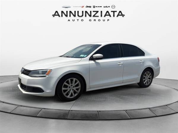 Volkswagen Jetta with VIN: 3VWD17AJ2EM353128