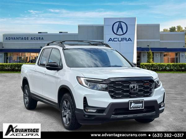 Honda Ridgeline with VIN: 5FPYK3F66RB019376