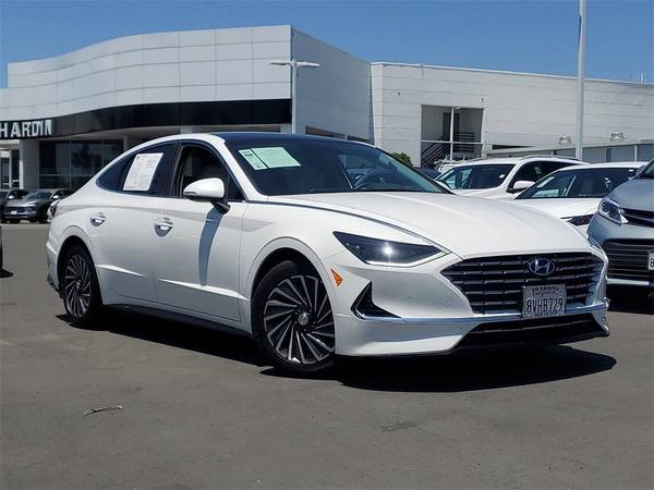 Hyundai Sonata Hybrid with VIN: KMHL54JJ7MA027883