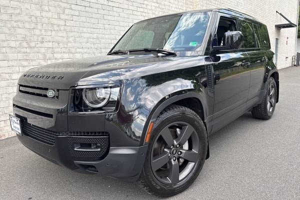 2023 Land Rover Defender 110 P400 SE