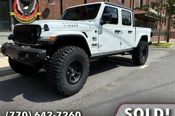 2024 Jeep Gladiator Willys  Crew Cab